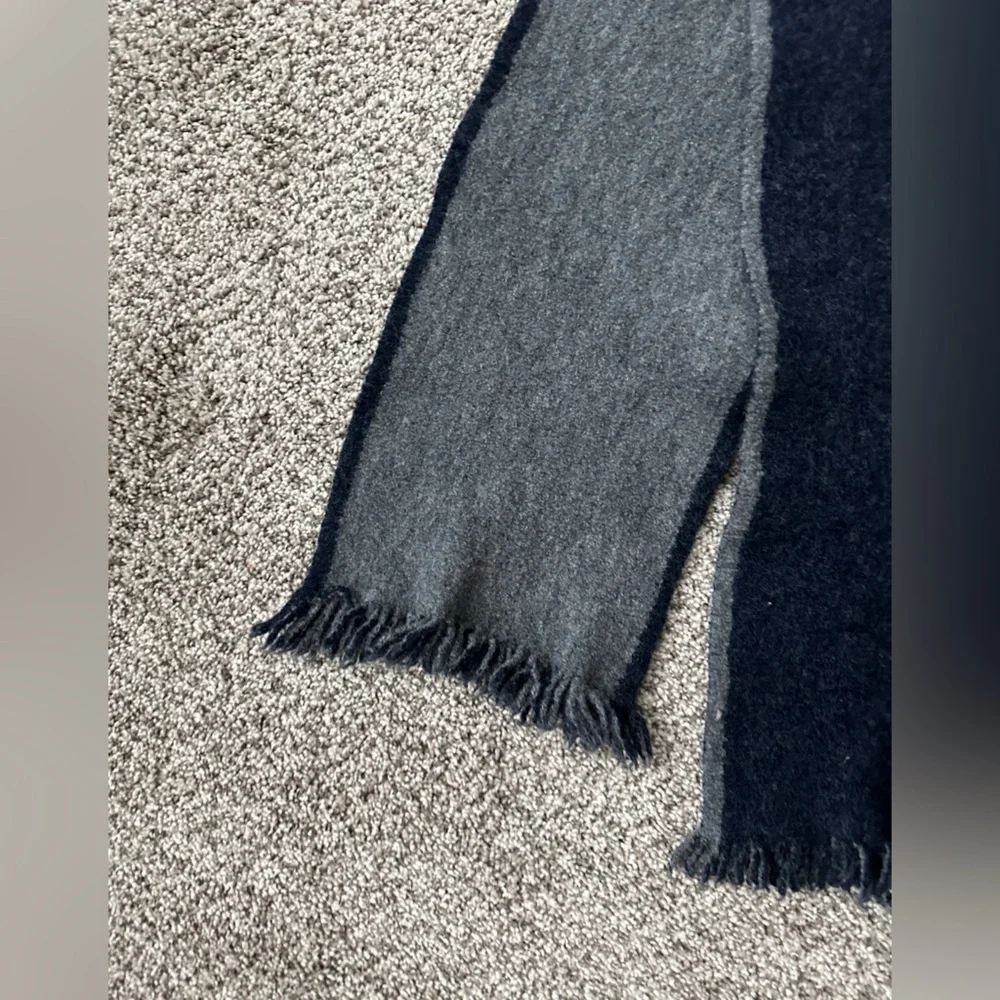 Gap wool scarf navy & gray two tone colored